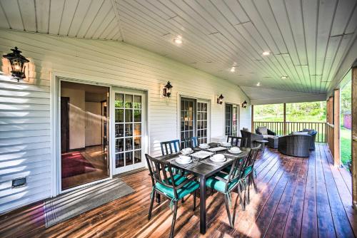 Peaceful Family Home with Fire Pit and Large Yard in Williamstown, USA