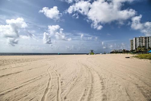 Upscale Home with Hot Tub about 1 Mi to Pompano Beach - image 18