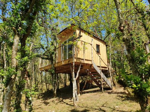 Les cabanes d'Orvé gîte à louer Figarol