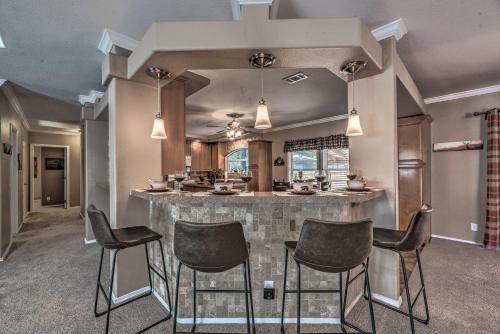 Ruidoso Retreat with Grill Central Location! - image 3