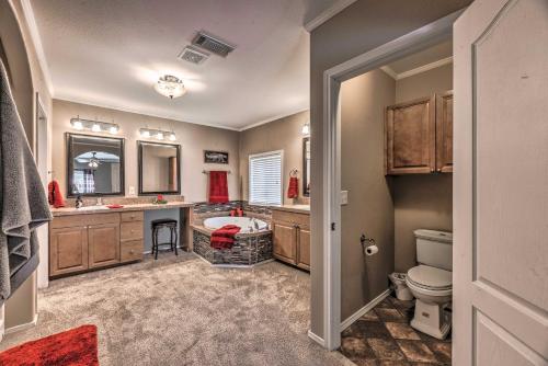 Ruidoso Retreat with Grill Central Location! - image 9