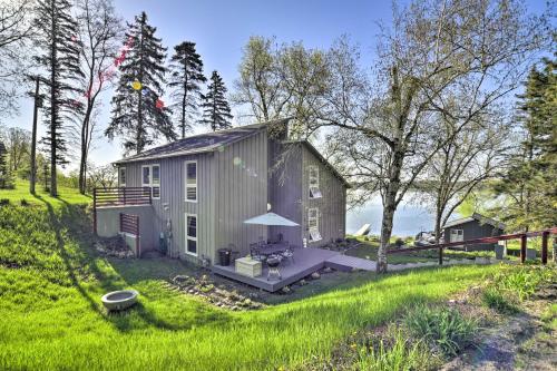 . Evolve Hilltop Lake Home with Dock, Kayaks, Views!