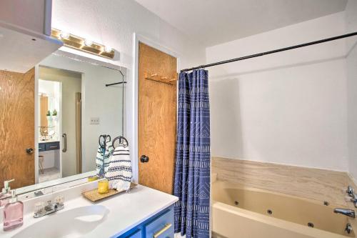Lakefront Granbury Getaway with Private Dock! - image 10