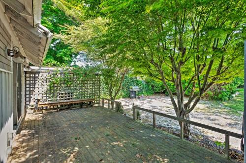 Common Fence Point Cottage with Ocean Views!