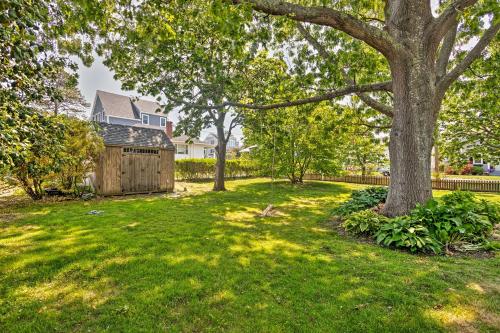 Common Fence Point Cottage with Ocean Views!