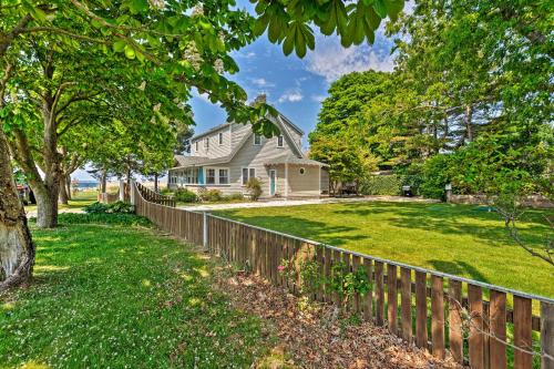 Common Fence Point Cottage with Ocean Views!