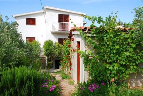  Apartment in Pašman with Seaview, Balcony, Air condition, WIFI (4663-3) in Pašman