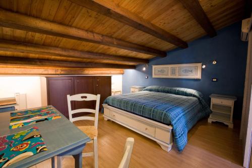 Studio Apartment with Sea View image 8