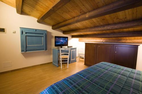 Studio Apartment with Sea View image 10