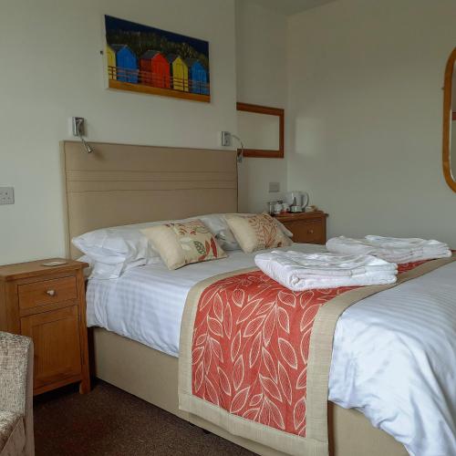 Links Side Guest House - image 3