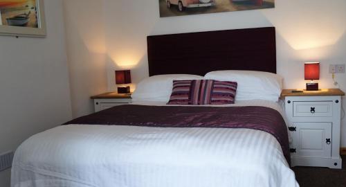 Links Side Guest House - image 6