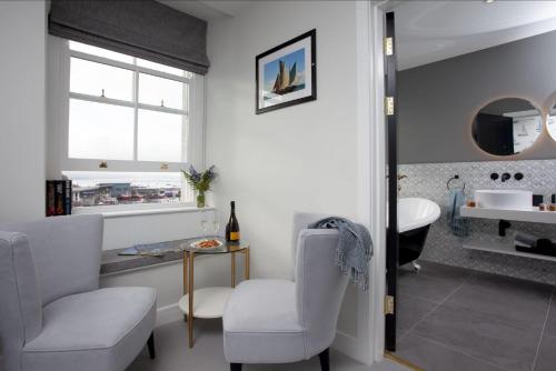 Leader, Maritime Suites, Brixham