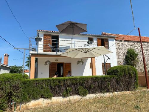  Orange&Blue Apartments, Unterkunft in Sukošan