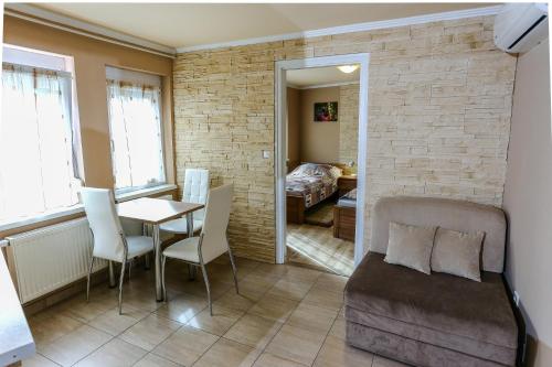 GÁRDI APARTMAN - image 9