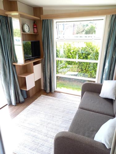 Luxury Pods at Mornest Caravan Park, Anglesey in 蓋爾文