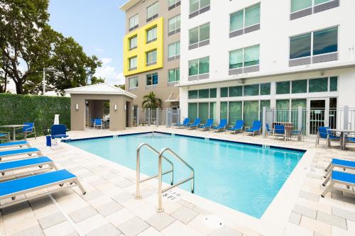 Holiday Inn Express Doral Miami, an IHG Hotel