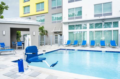 Holiday Inn Express Doral Miami, an IHG Hotel