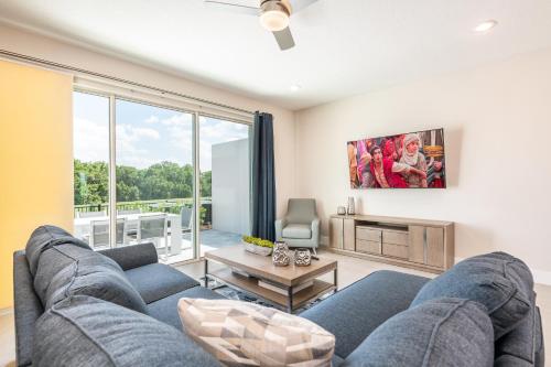 Inviting Townhouse with Patio - 856DR - image 3