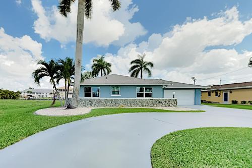Waterfront Orchid - Dock Screened Pool & Lanai home - image 2