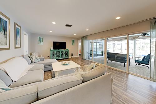 Waterfront Orchid - Dock Screened Pool & Lanai home - image 3