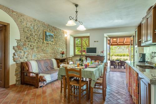 3 bedrooms, 6 beds
