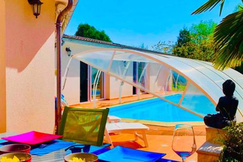 Villa Lilly 2 piscine et jardin privé 8 chambres gîte à louer Pierry