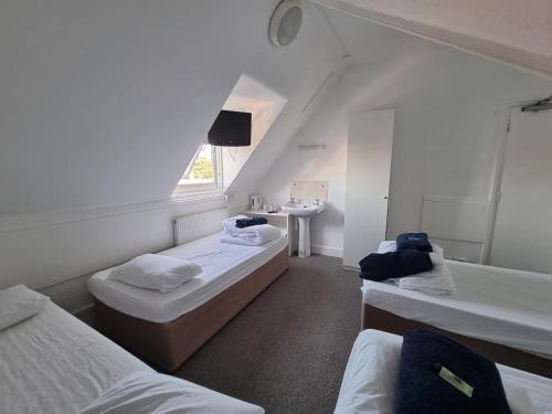The Lodge (Group Accommodation) - image 7