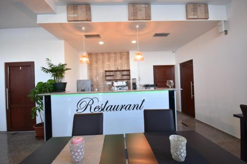 Hotel Vienna - image 8