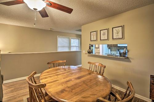 Hot Springs Village Retreat with Deck 3 Mi to Golf! in Hot Springs Village, USA