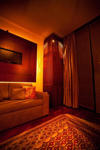Superior Double Room with Balcony image 6