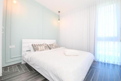 Caesarea :In the front of the sea in Caesarea