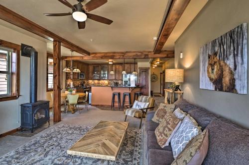 Fraser Condo with Views and Hot Tub Near Winter Park! in Fraser, USA