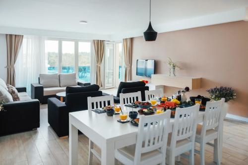 City Beach Apartments - image 5