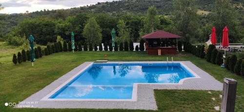 Alpine Garden Hotel (Trayanovi Dvori)