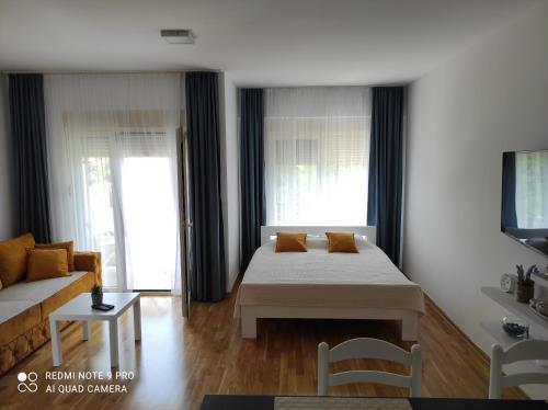 Comfort studio with sea view and swimming pool, Bečići (foto 3)