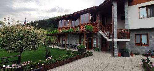 Alpine Garden Hotel (Trayanovi Dvori)