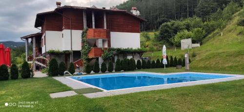 Alpine Garden Hotel (Trayanovi Dvori)