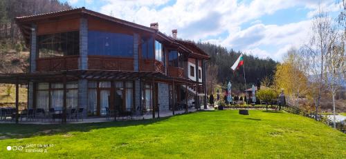 Alpine Garden Hotel (Trayanovi Dvori)