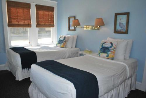 Lankford Hotel and Lodge Room Type - Twin Room with City View