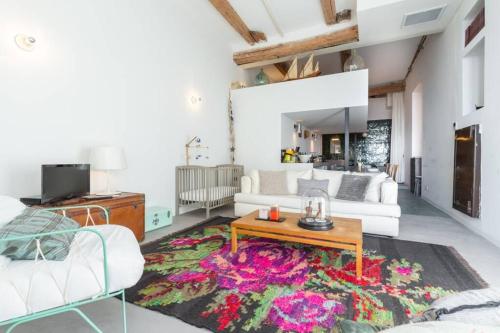 06J - Superb Duplex Loft with AC - SEA VIEW