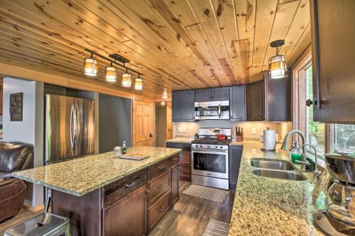 Loon Lake Lodge with Dock, Sauna and Hot Tub! in Pequot Lakes (MN)