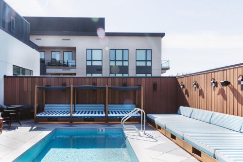 Swimming pool, Clayton Hotel & Members Club - Cherry Creek, Denver in Cherry Creek