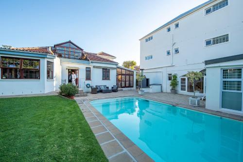 Úszómedence, Villa Garda Bed and  Breakfast near Rhodes Emlékmű