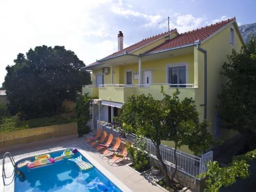 Beautiful villa - private heated pool, parking, BBQ near Split