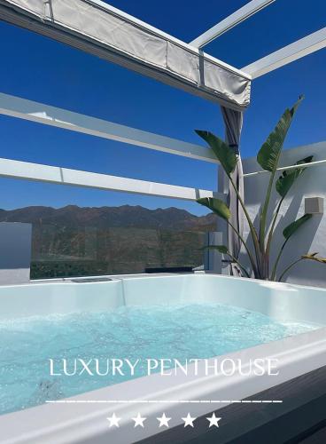 Penthouse mit privatem Jacuzzi in Marbella - Elviria - Apartment - Ojén