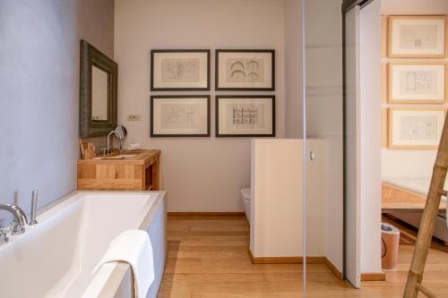 304501358 Hotel Margot House Barcelona