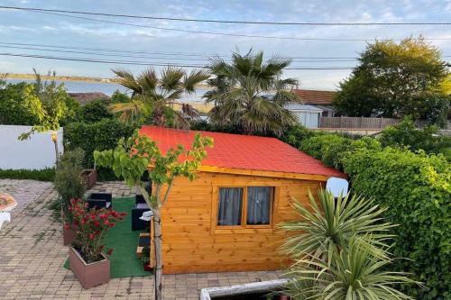 Chalet belle vue, jacuzzi, piscine, terrasse, climatisé