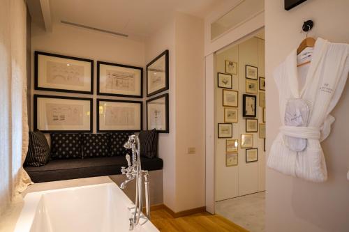 Premium Interior Room image 4