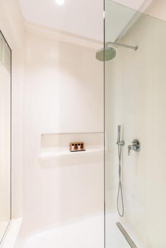 Anastasia's Visage II Stylish Accommodation Rooms City Center Mykonos - image 5