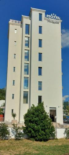 Hotel Kaligrosh in Sutomore